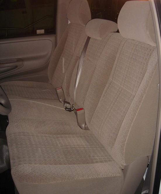 2005-2006 Toyota Tundra Front Solid Bench Seat with 3 Headrests. (For